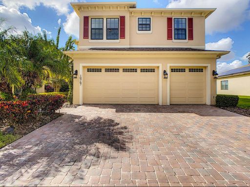 4 Bedroom Single Family Luxury Home in Woodland Lakes Preserve: Fully-Furnished – photo 1