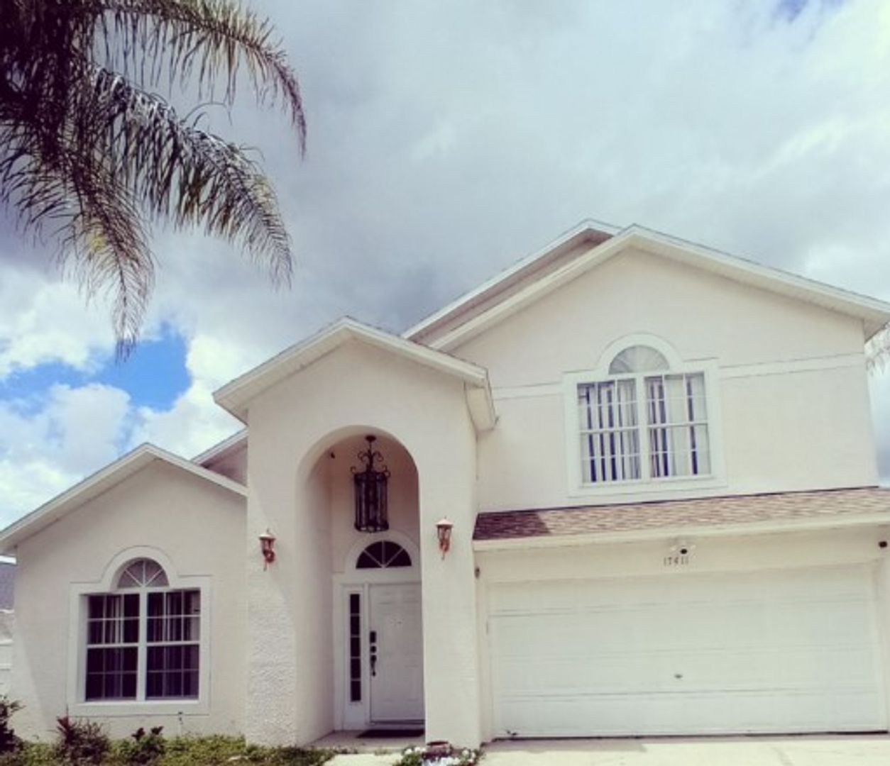 Clermont House: 17411 Woodcrest Way