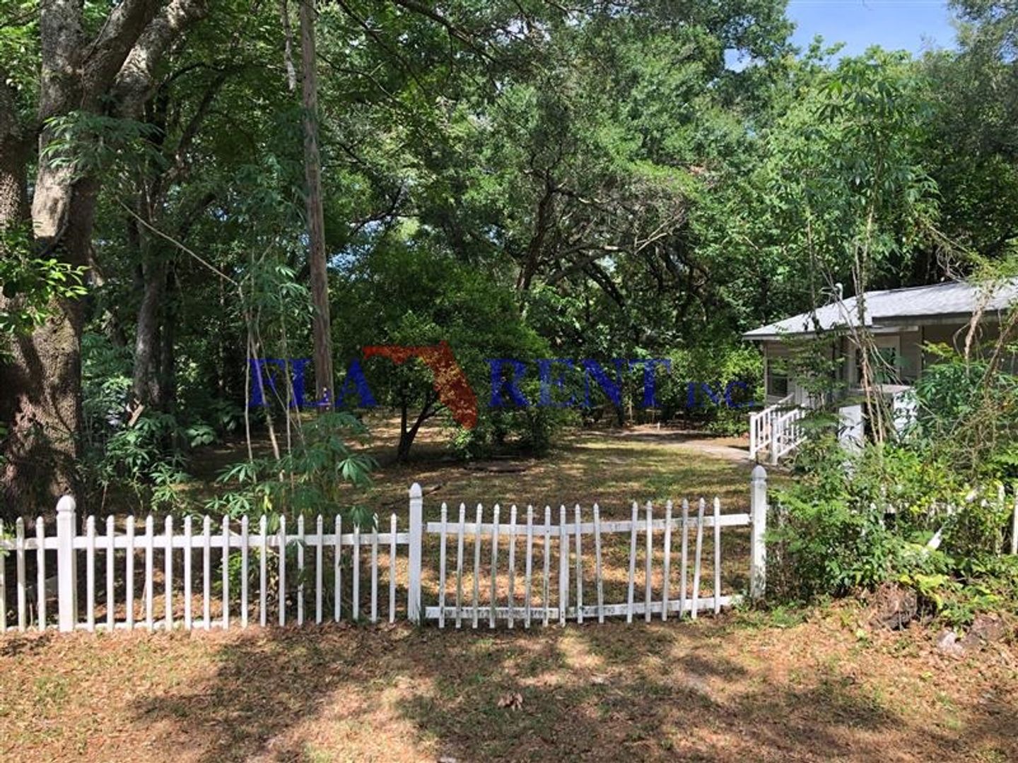 Altamonte Springs House: 1080 Academy Drive