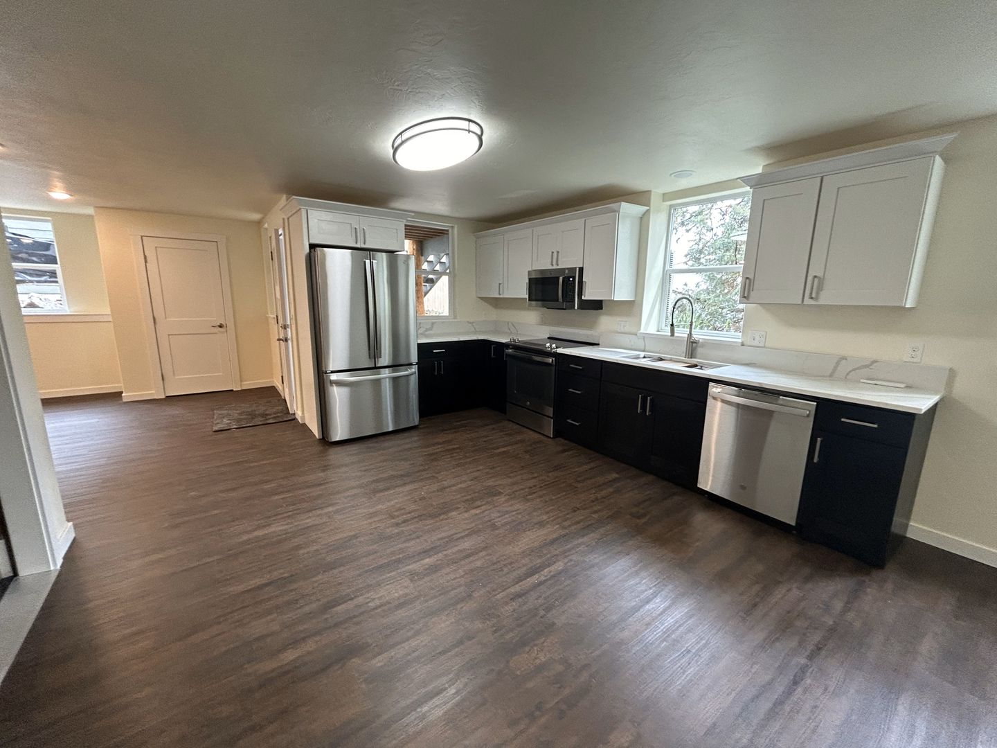 Lakeside Apartment: 131 Clothier Lane
