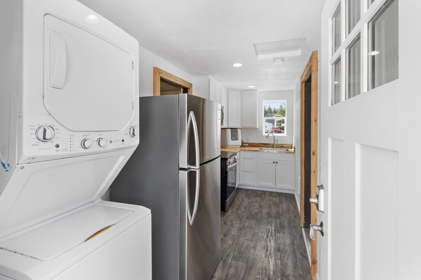 Marion Apartment: 152 Pleasant Valley Rd