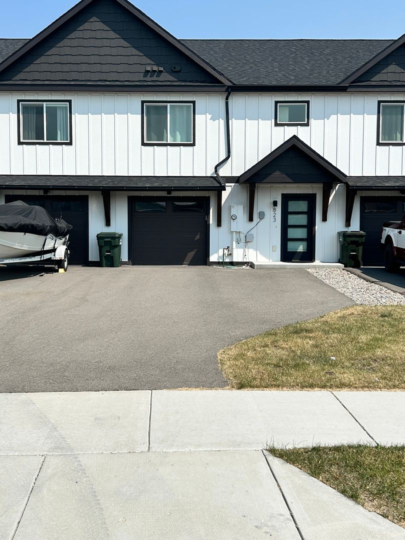 Kalispell House: 823 Lake Francis Drive
