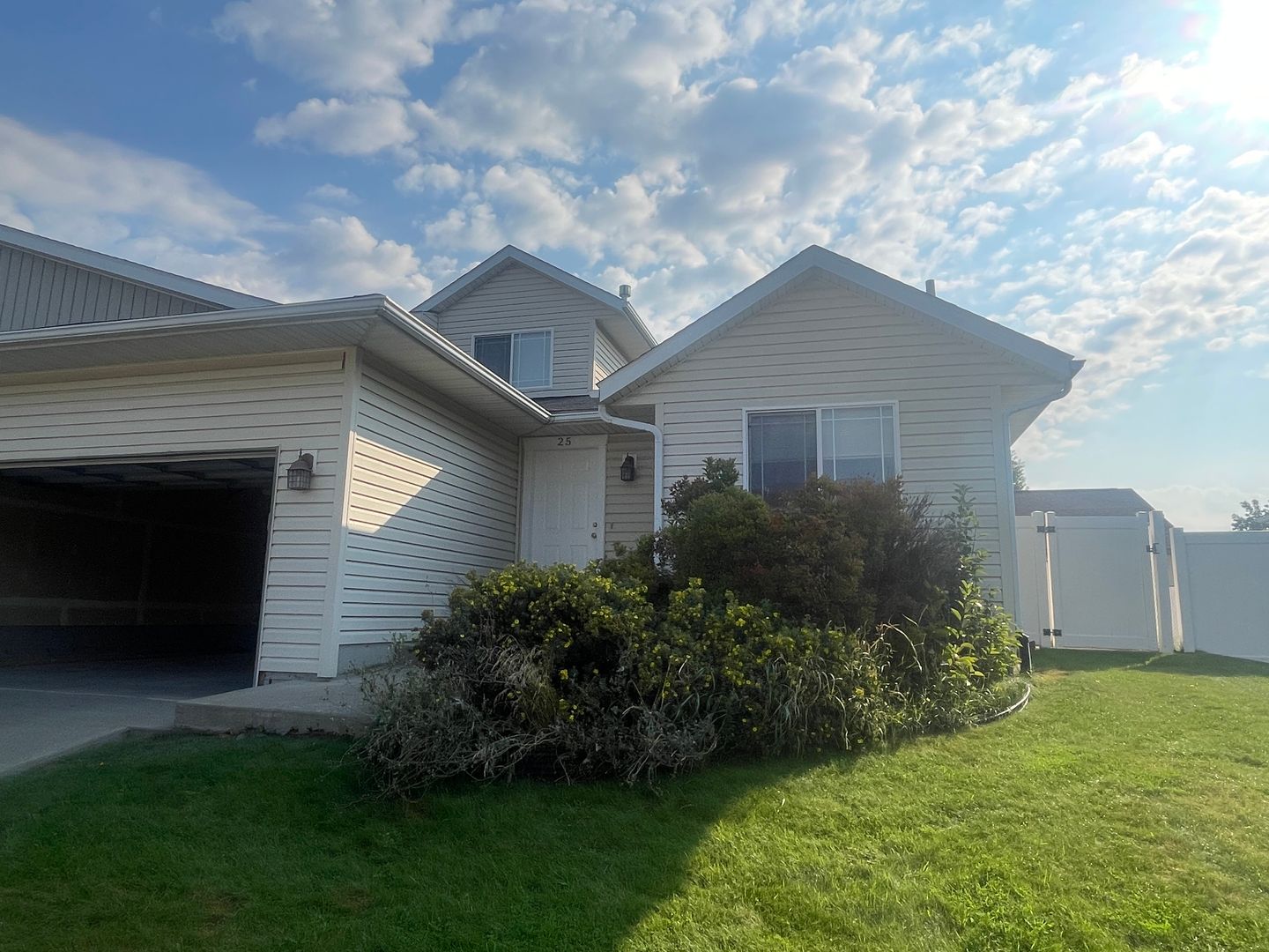 Kalispell House: 25 Stratford Drive