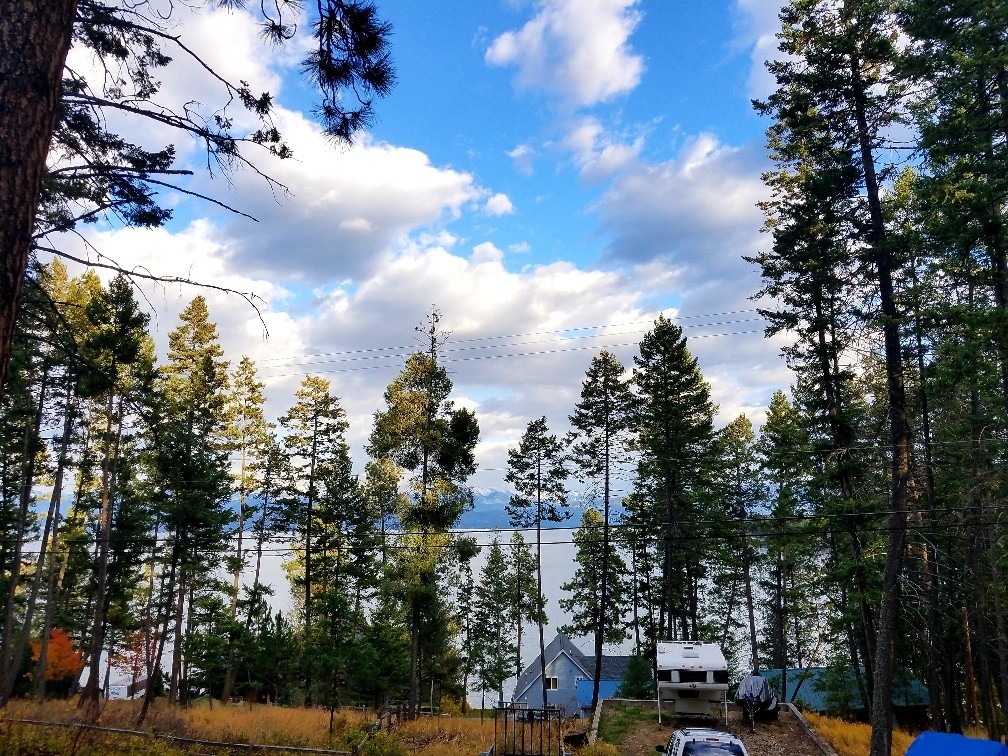 Lakeside House: 934 Lakeside Blvd.