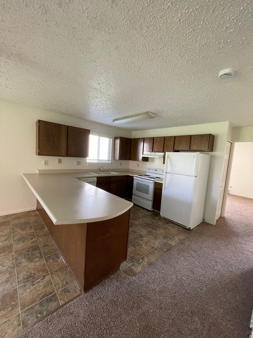 Kalispell Apartment: 113  Hawthorne Ave