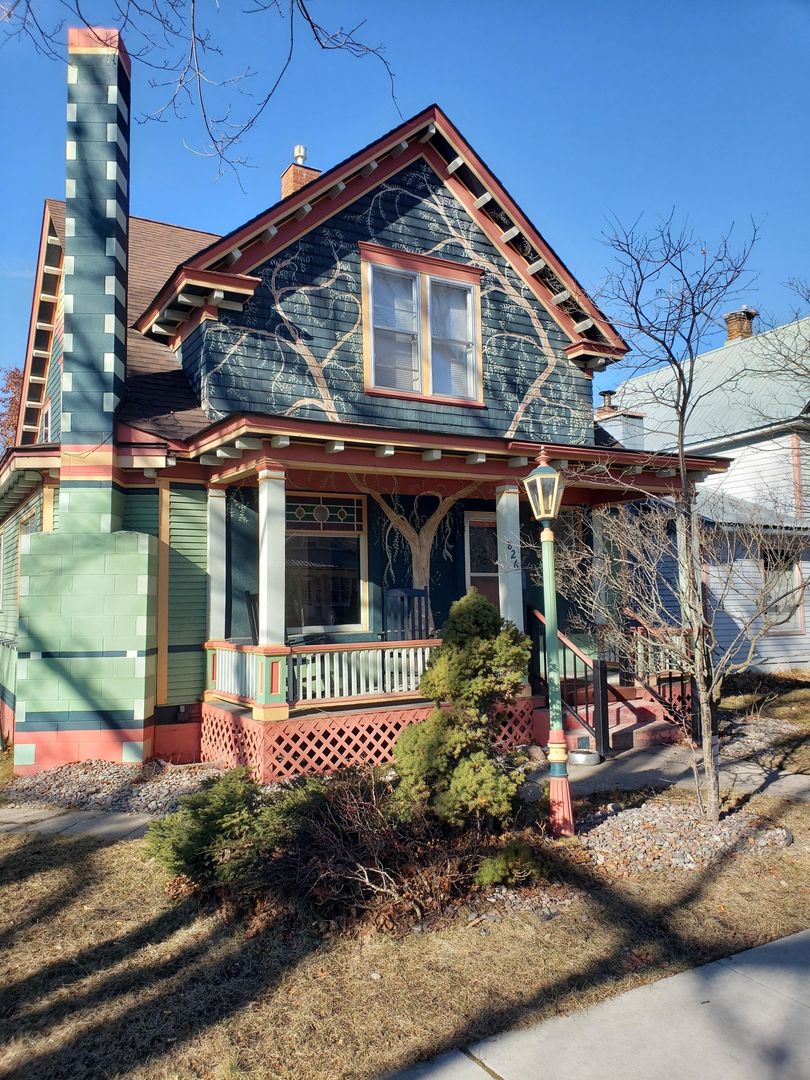 Kalispell House: 826 2nd Avenue East