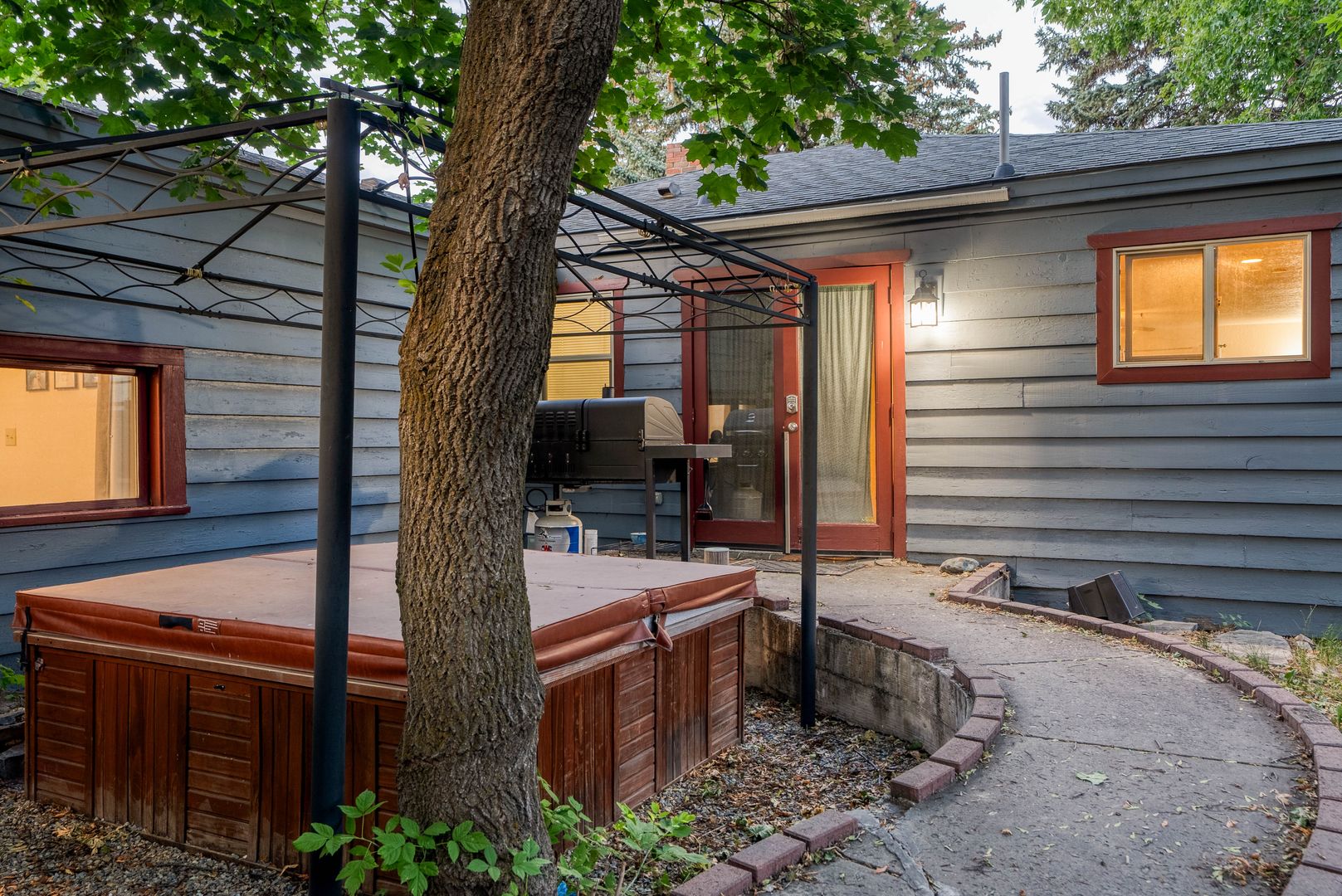 Kalispell House: 430 S Meridian Rd