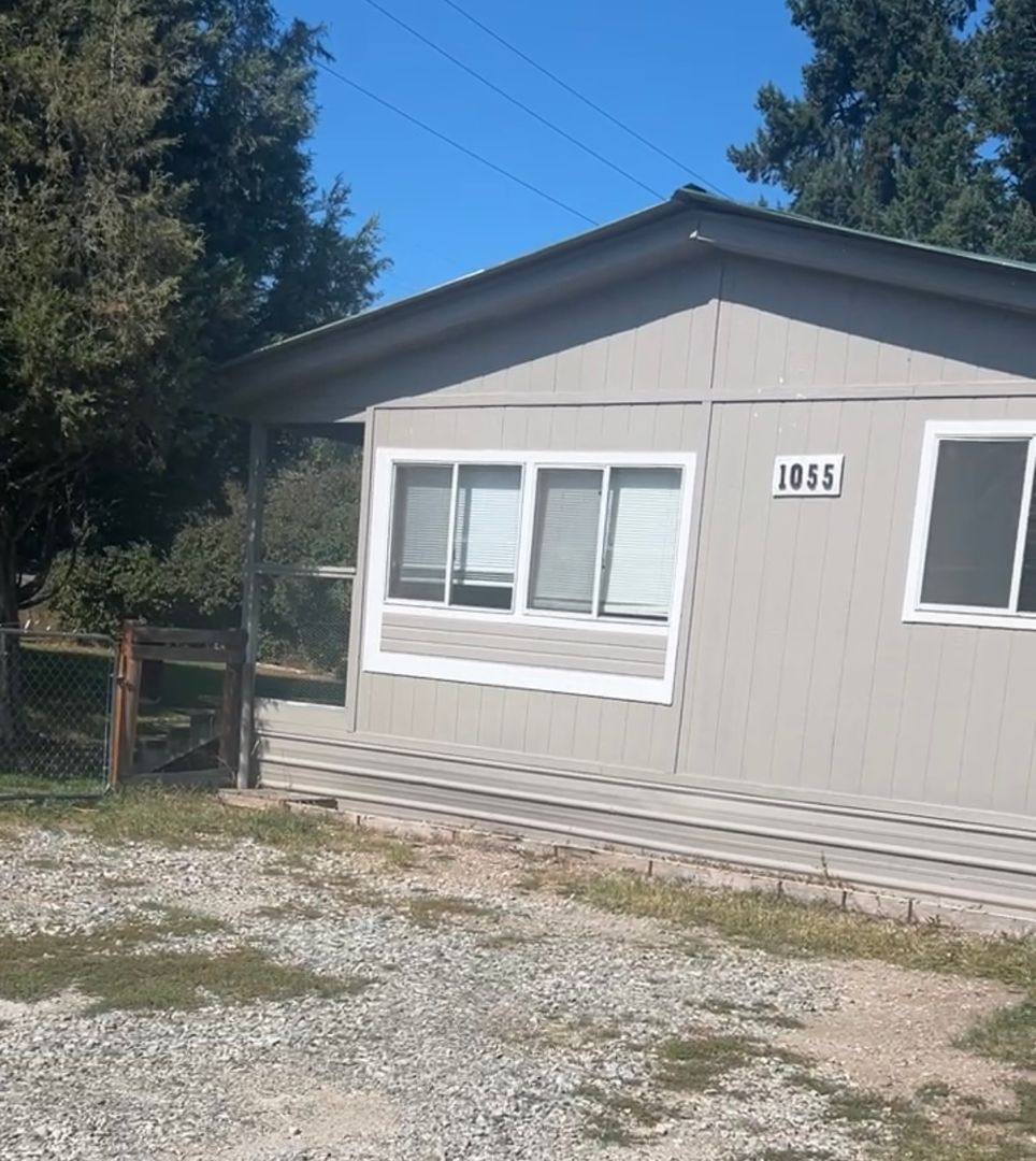 Kalispell House: 1055 Whitefish Stage