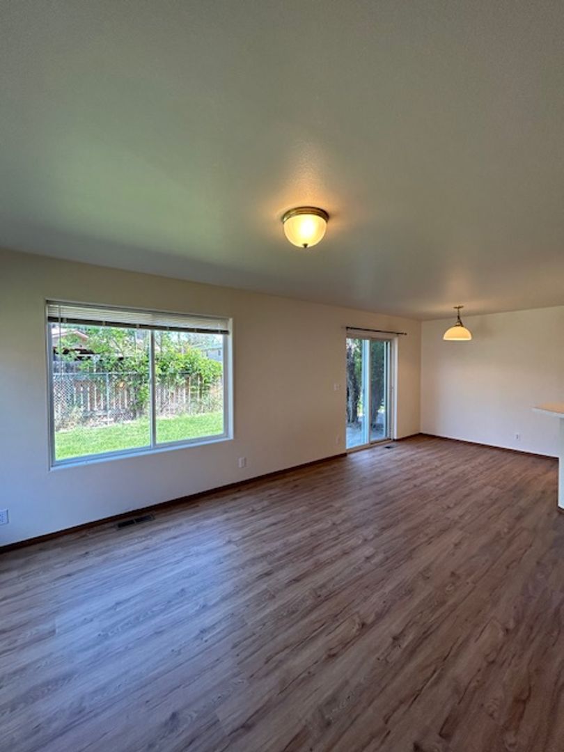 Kalispell House: 129 Bing Court