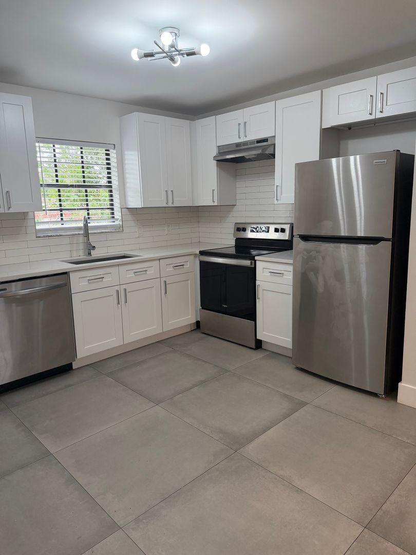 Orlando Apartment: 4900 Dover Circle