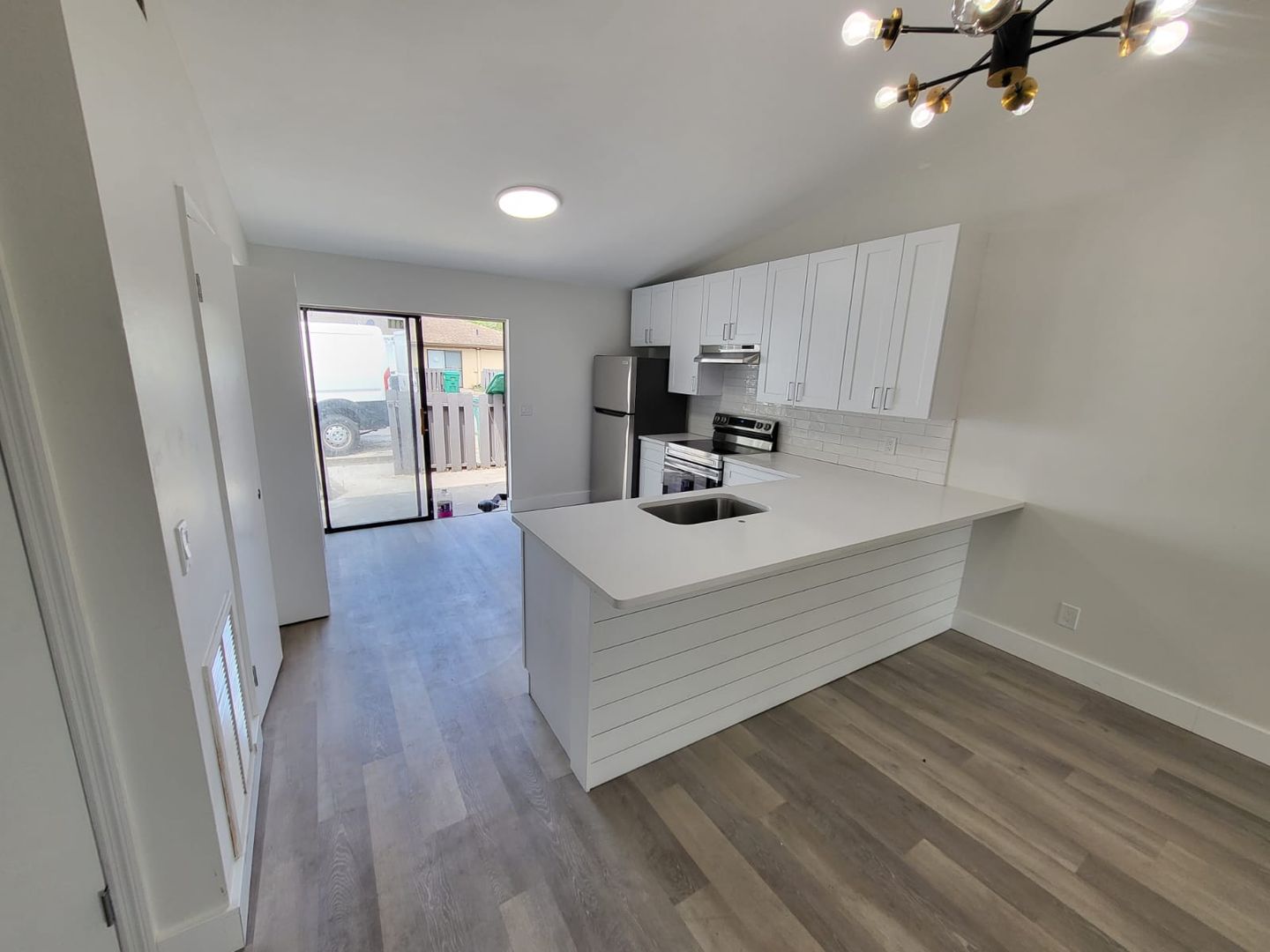 Inverness Apartment: 301 Wilda Avenue