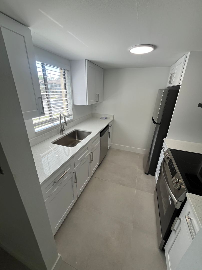 Ocala Townhome: 2201 SE 14TH Ave