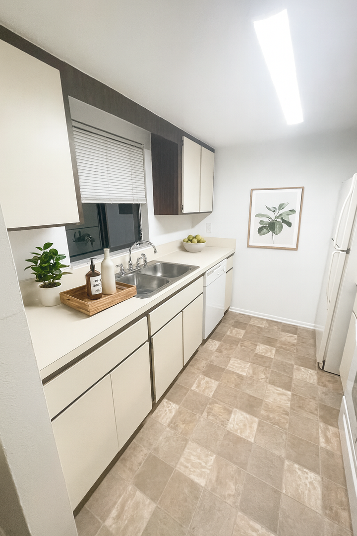 Ocala Townhome: 2201 SE 14TH Ave