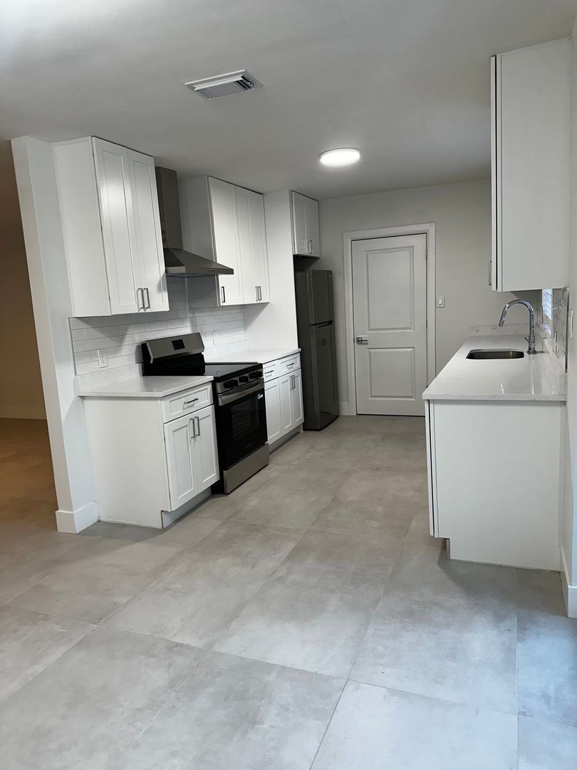 Orlando House: 4024 Orwood Rd