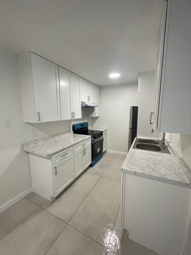 Gainesville Apartment: 6108 SW 9th Place