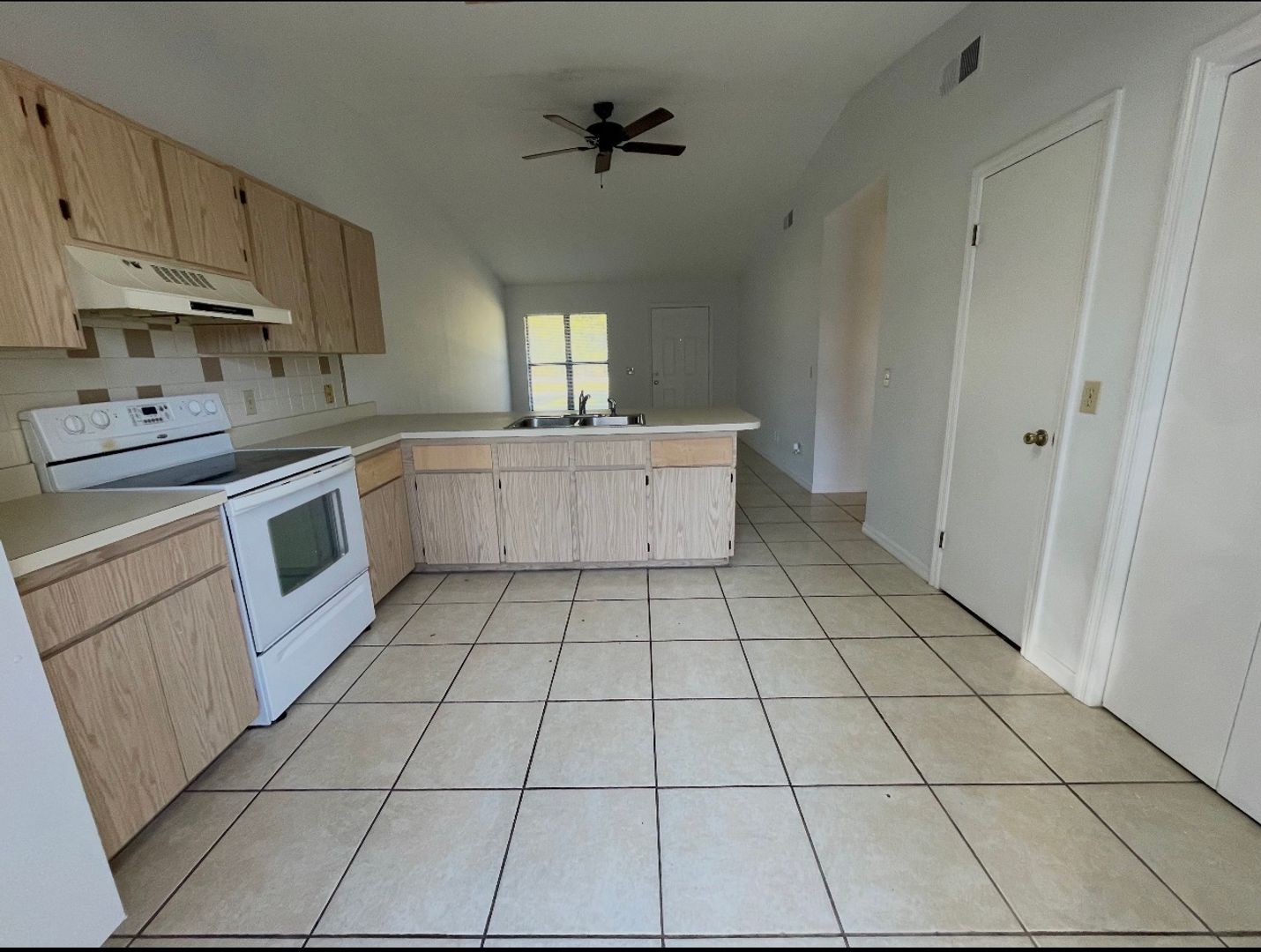 Inverness Apartment: 301 Wilda Avenue