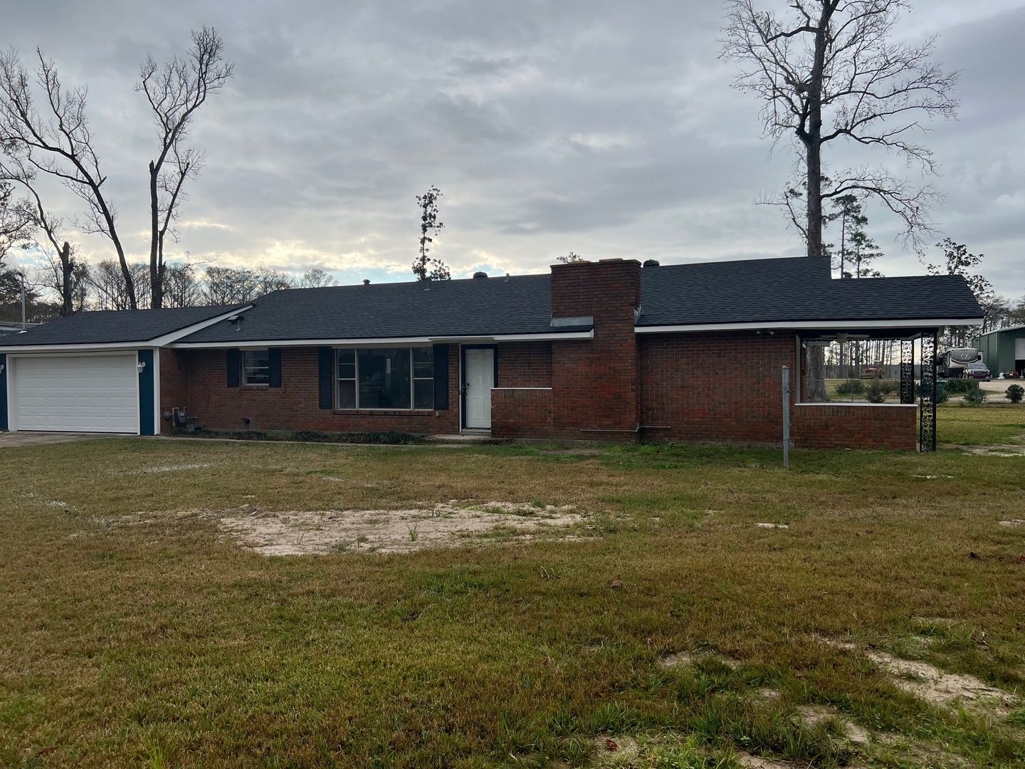 Lake Charles House: 909 Green Road