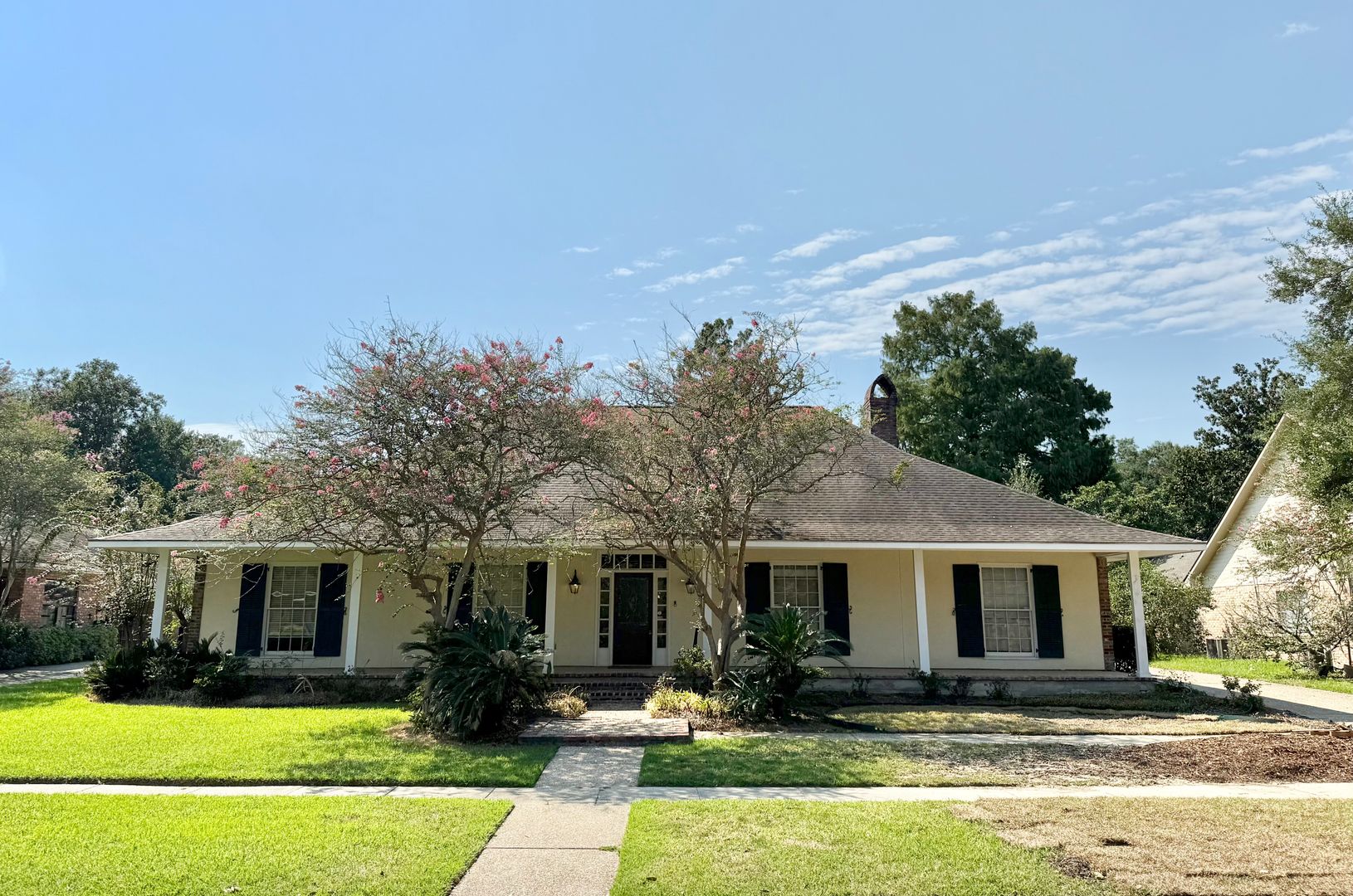 Baton Rouge House: 621 W Woodruff Dr.