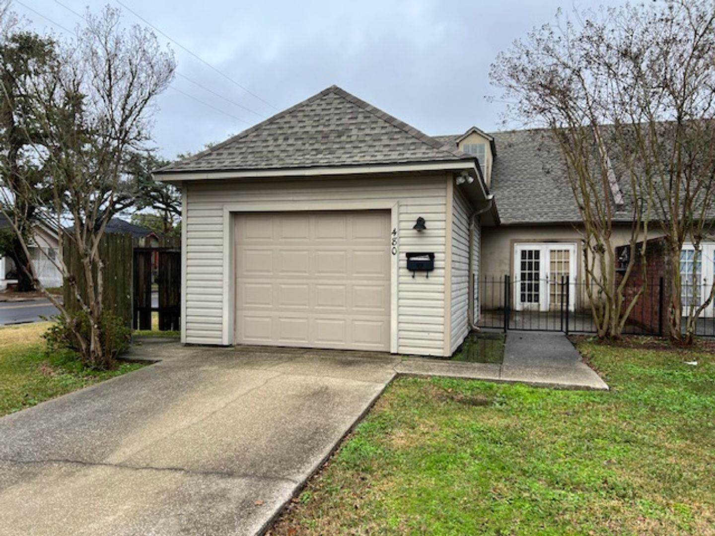 Lake Charles Apartment: 450-480 10th Street