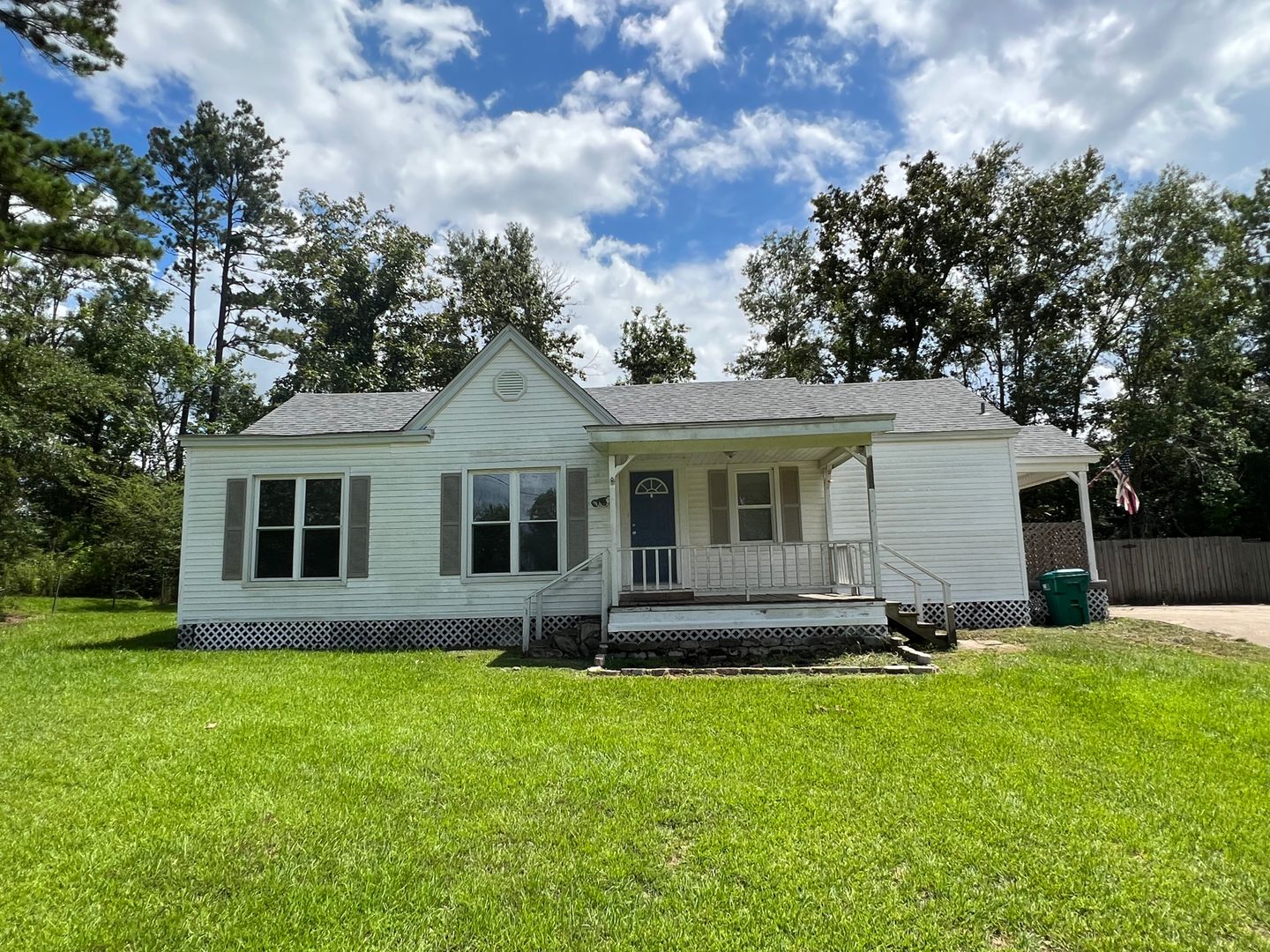 Lake Charles House: 267 Sallengs Road