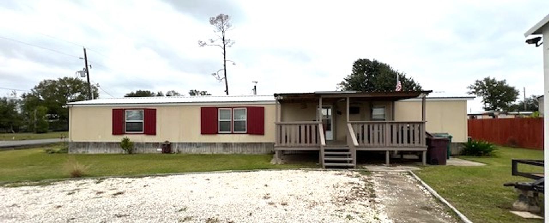 Lake Charles House: 7601 Ling Rd.