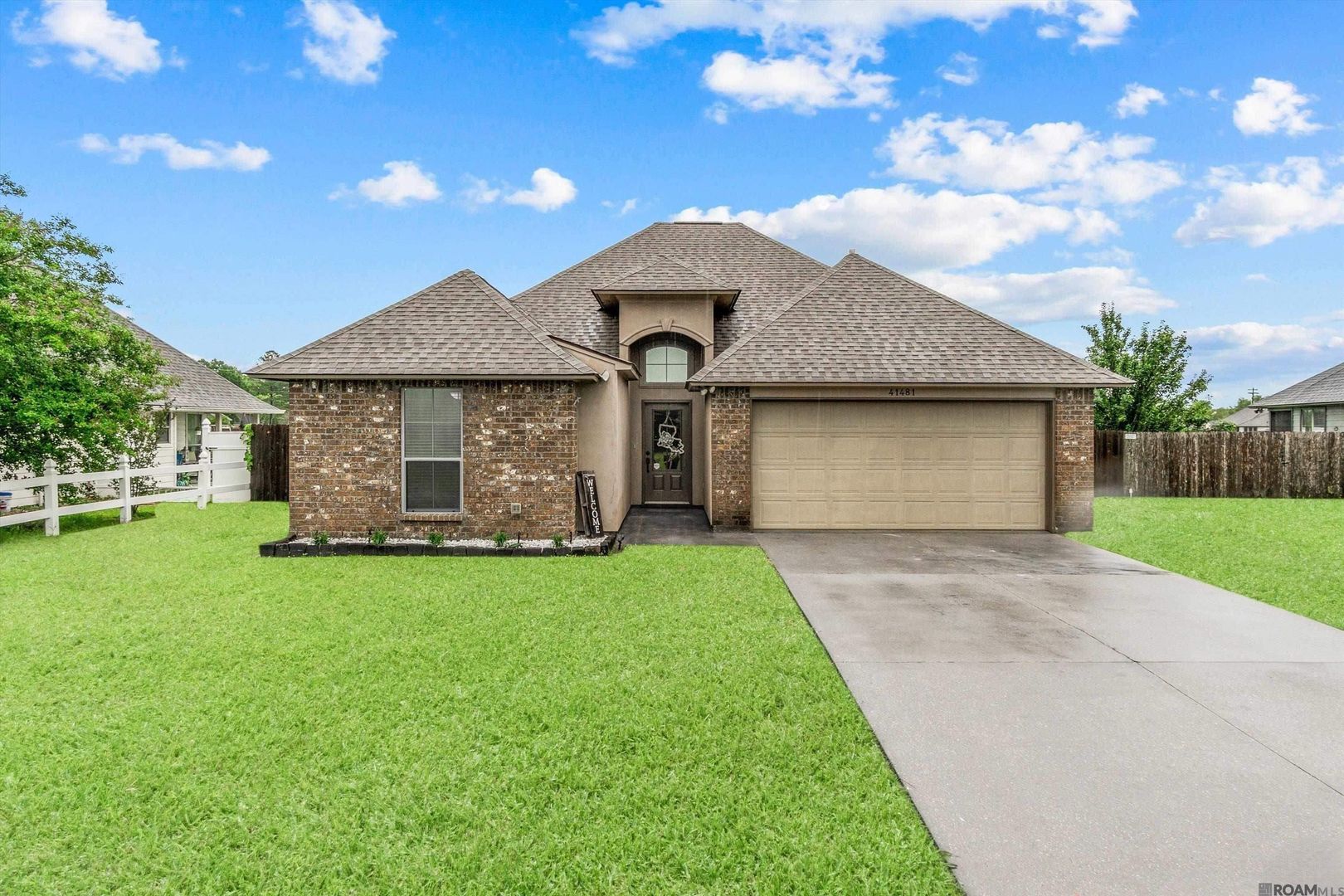 Prairieville House: 41481 Hearthstone Ave