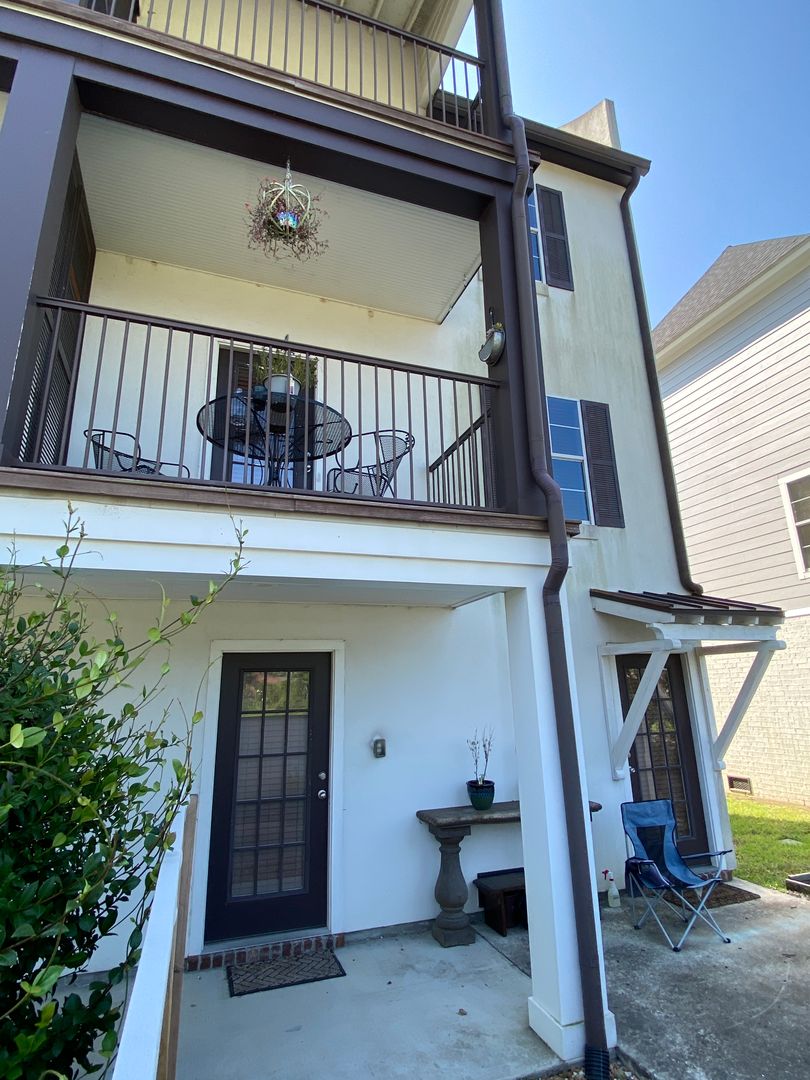 Lake Charles Apartment: 155 Dr. Michael Debakey Drive