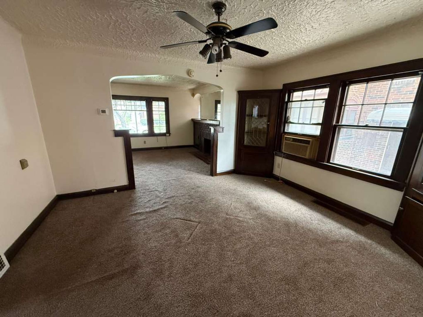 Cleveland Apartment: 17926 East Park