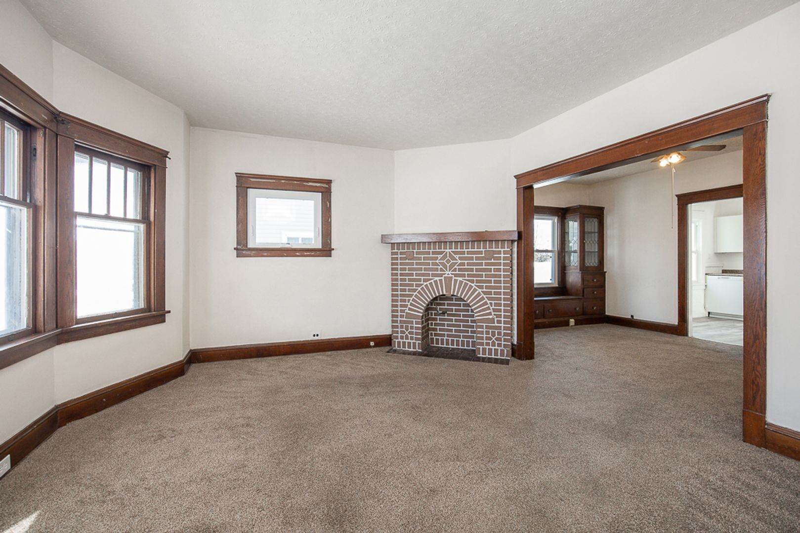 Garfield Heights Apartment: 4662 E 85