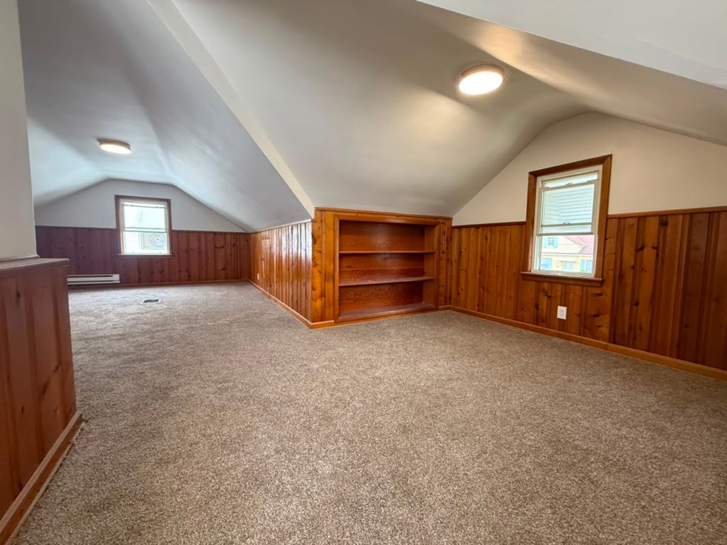 MAPLE HEIGHTS House: 16011 MAPLEWOOD AVE