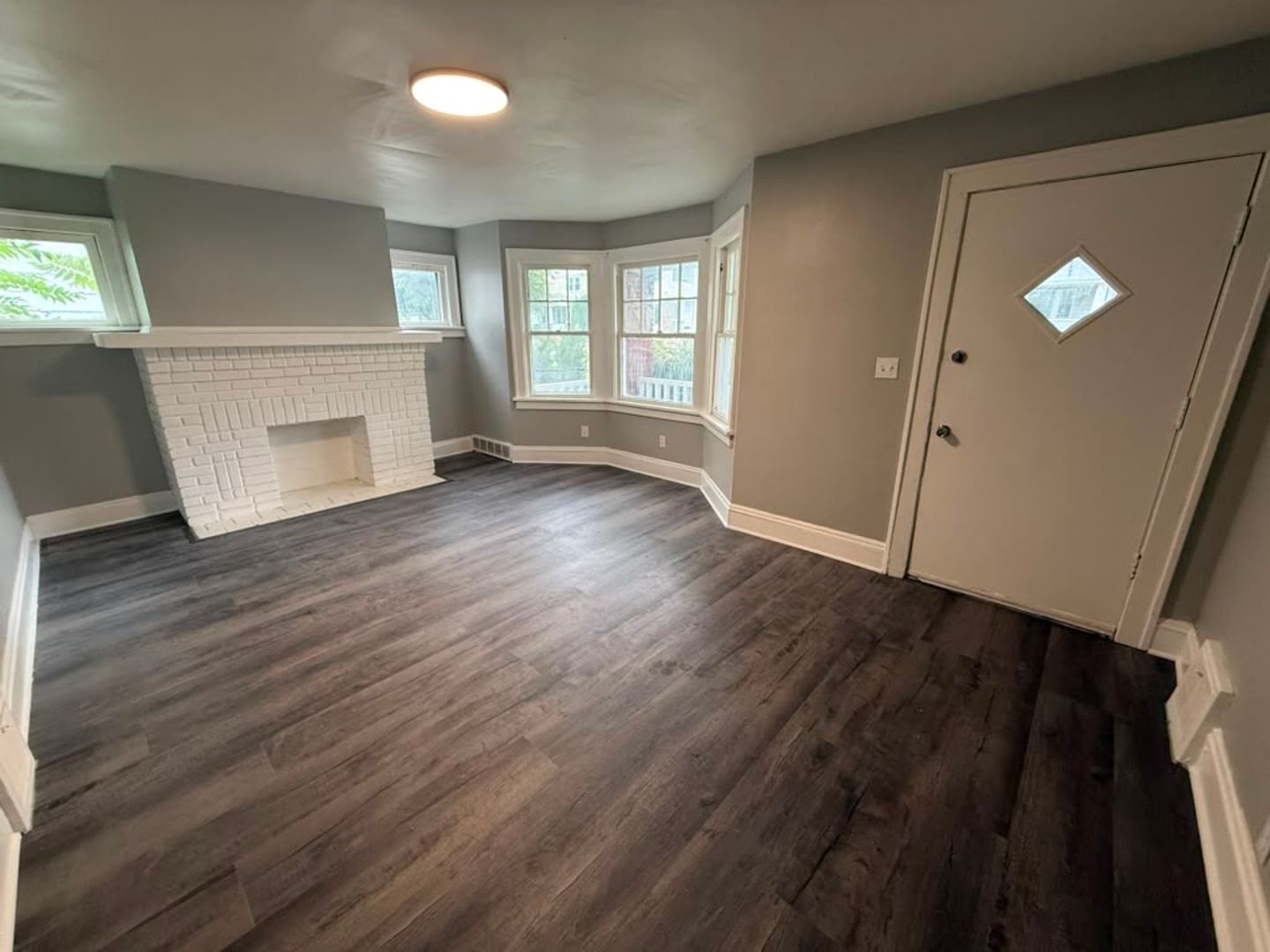 Garfield Heights Apartment: 4772 E 90