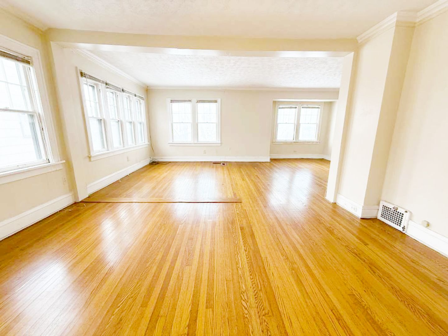 Shaker Heights Apartment: 18231 Winslow