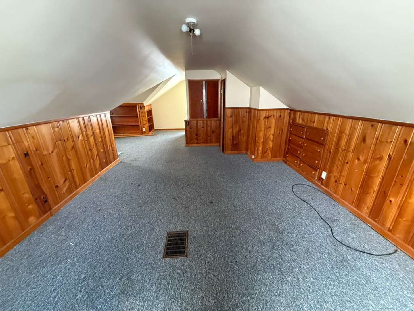 MAPLE HEIGHTS House: 16011 MAPLEWOOD AVE