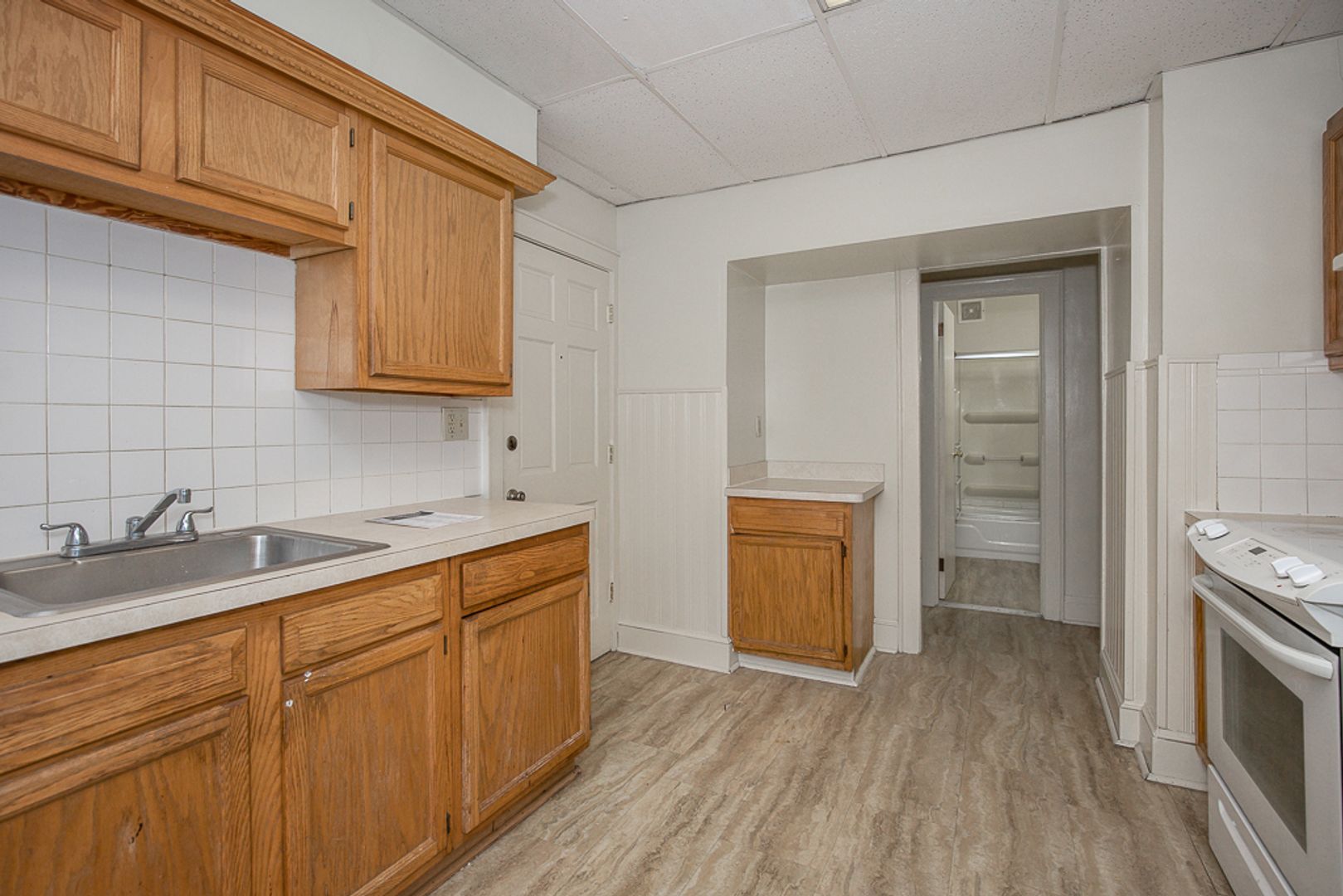 Garfield Heights Apartment: 4913 E 85