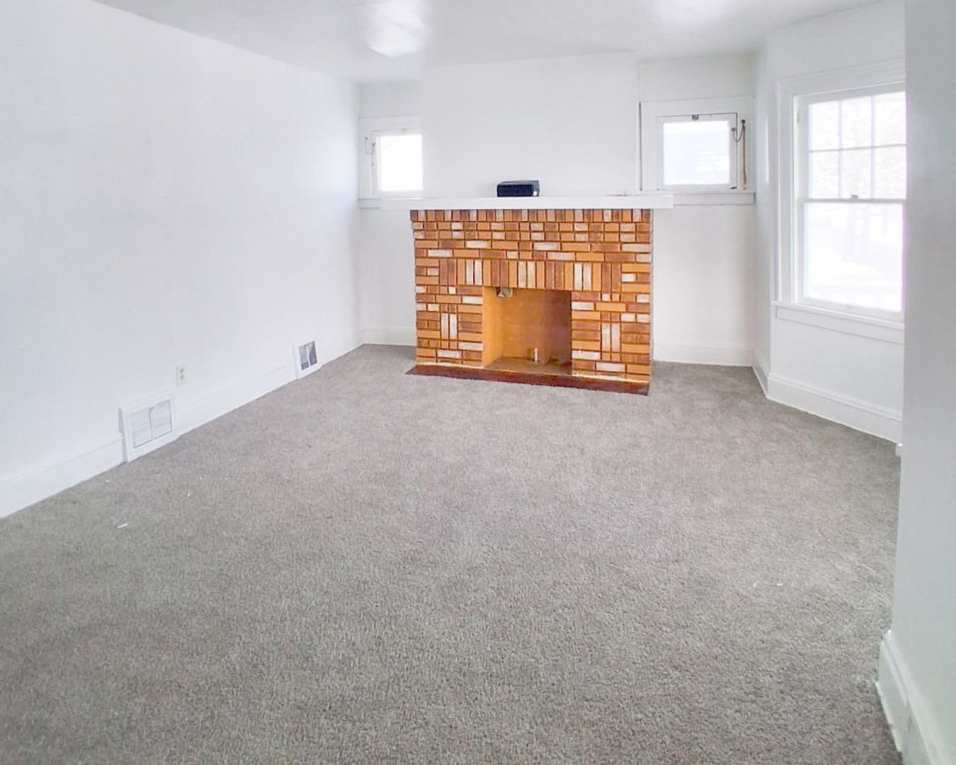 Garfield Heights Apartment: 4772 E 90