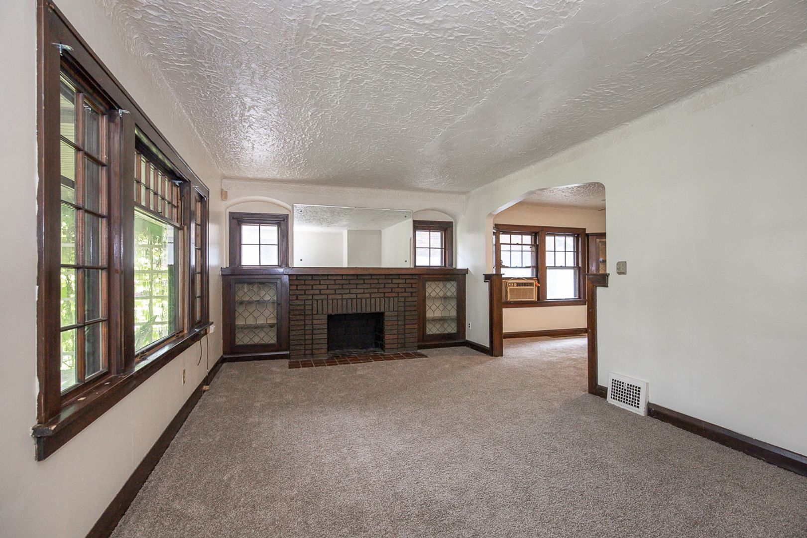 Cleveland Apartment: 17926 East Park