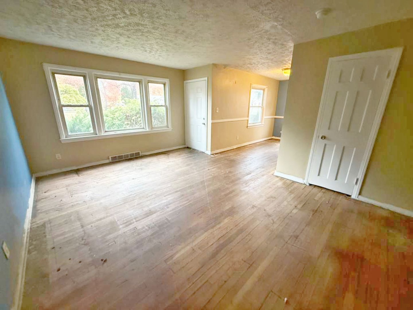 Cleveland House: 2484 Greenvale