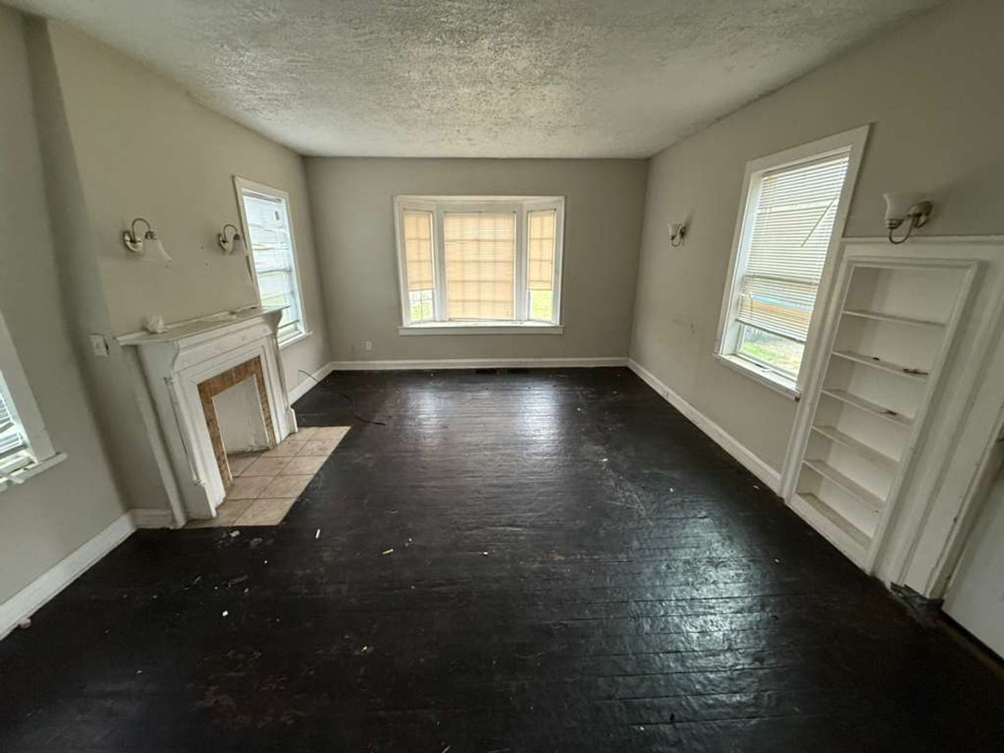 GARFIELD HEIGHTS House: 14117 CRANWOOD BLVD