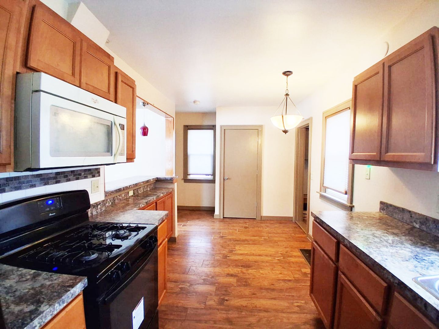 Euclid House: 1525 E 254