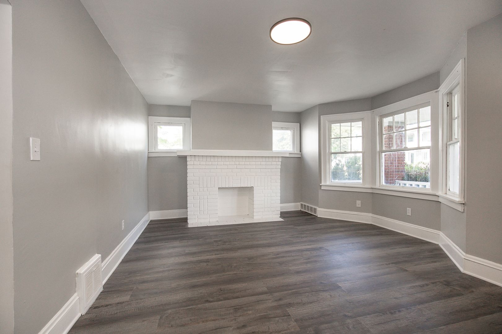 Garfield Heights Apartment: 4772 E 90