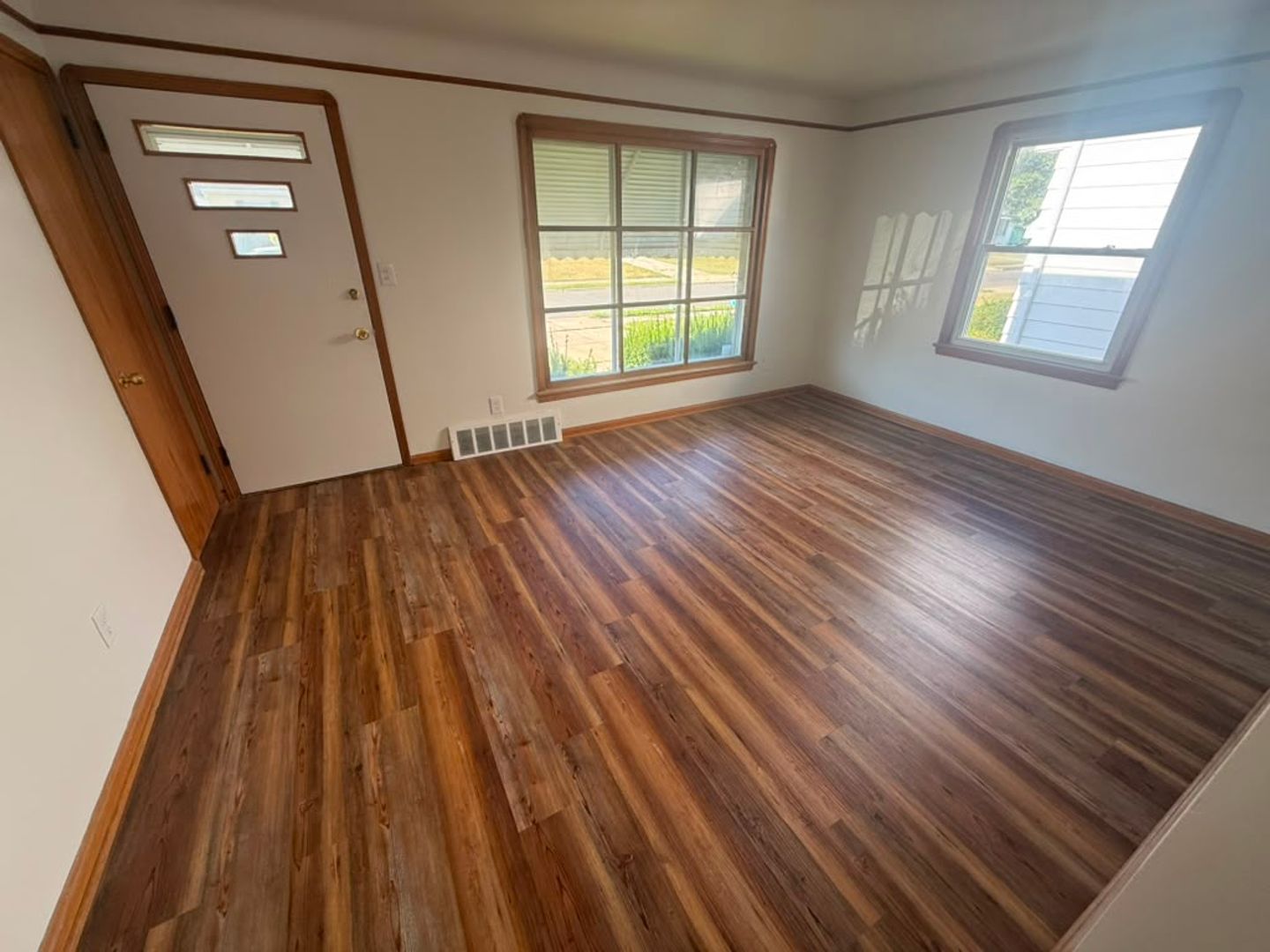 MAPLE HEIGHTS House: 16011 MAPLEWOOD AVE