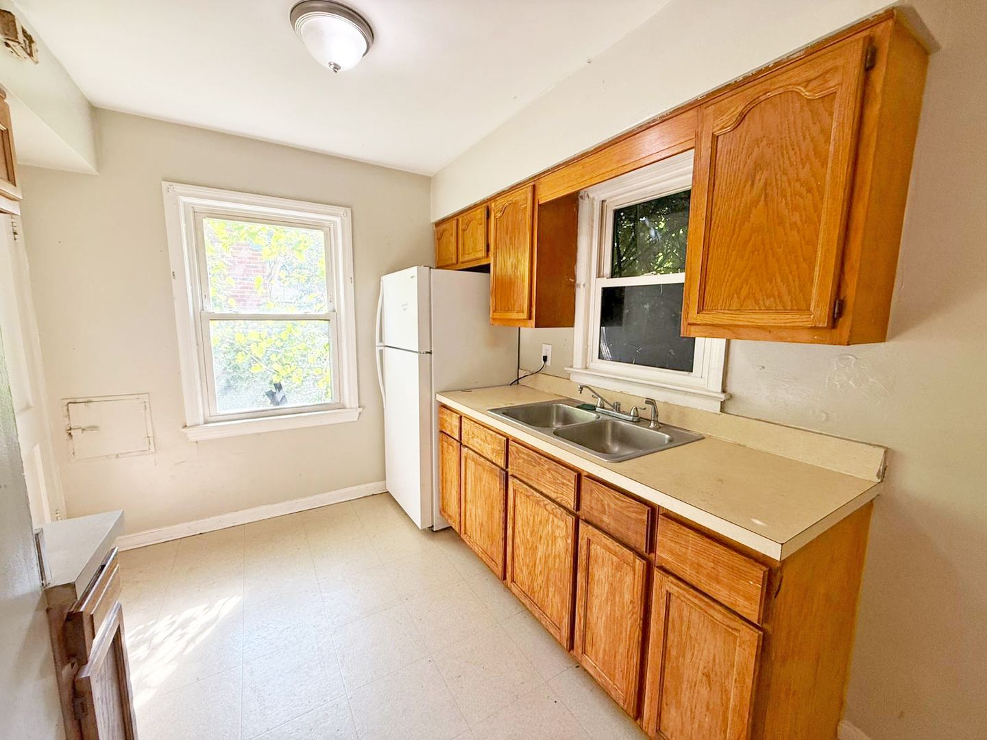Cleveland House: 12205 Marne