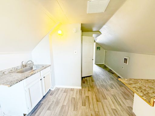 1 BED 1 BATH BEAUTIFUL HOME IN GARFIELD HEIGHTS!