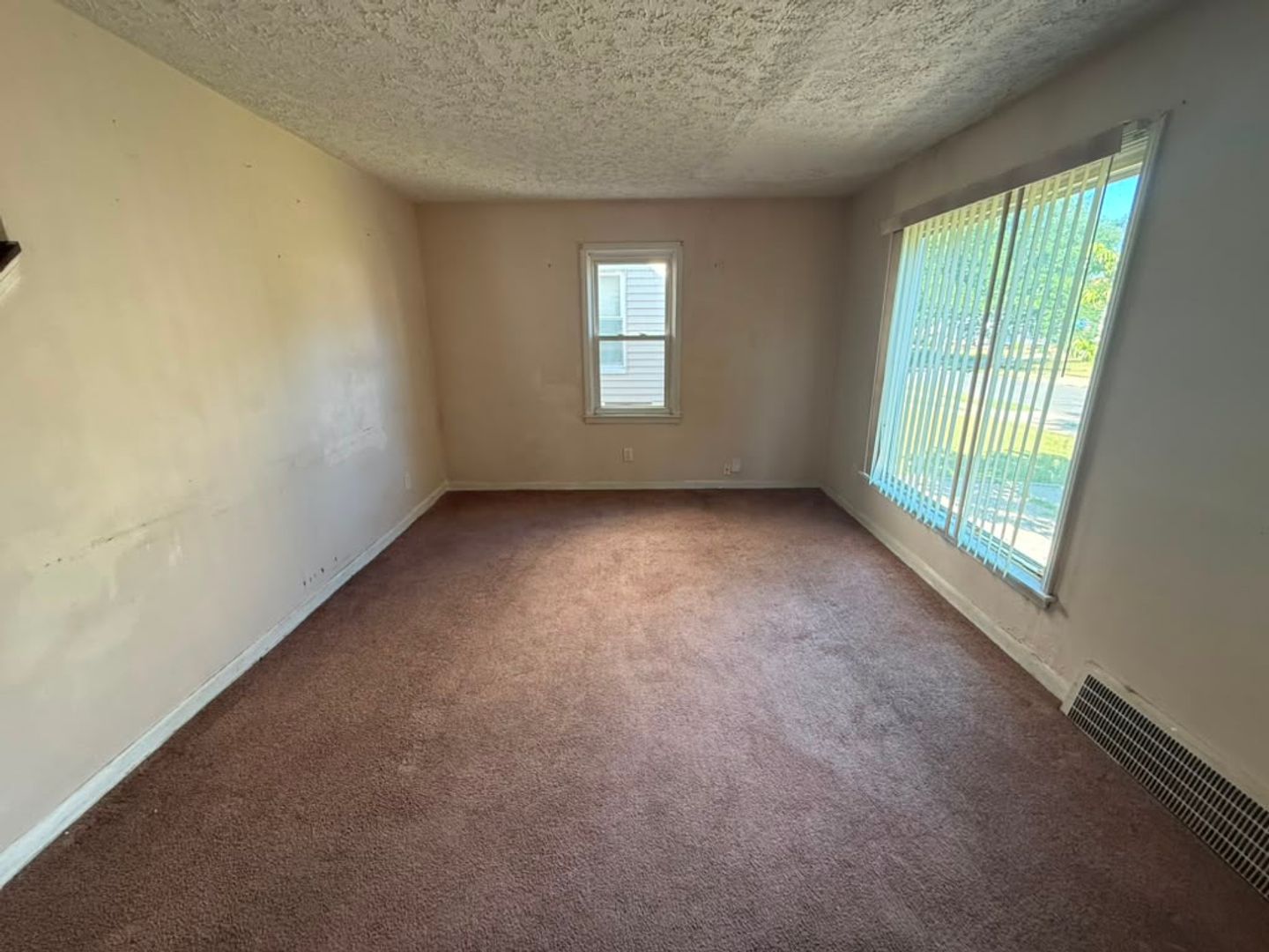 Maple Heights House: 21502 Raymond