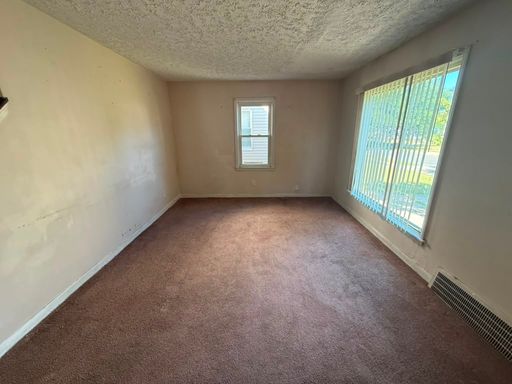 3-BED, 1 BATH BEAUTIFUL SINGLE- FAMILY HOME IN MAPLE HEIGHTS! – photo 1