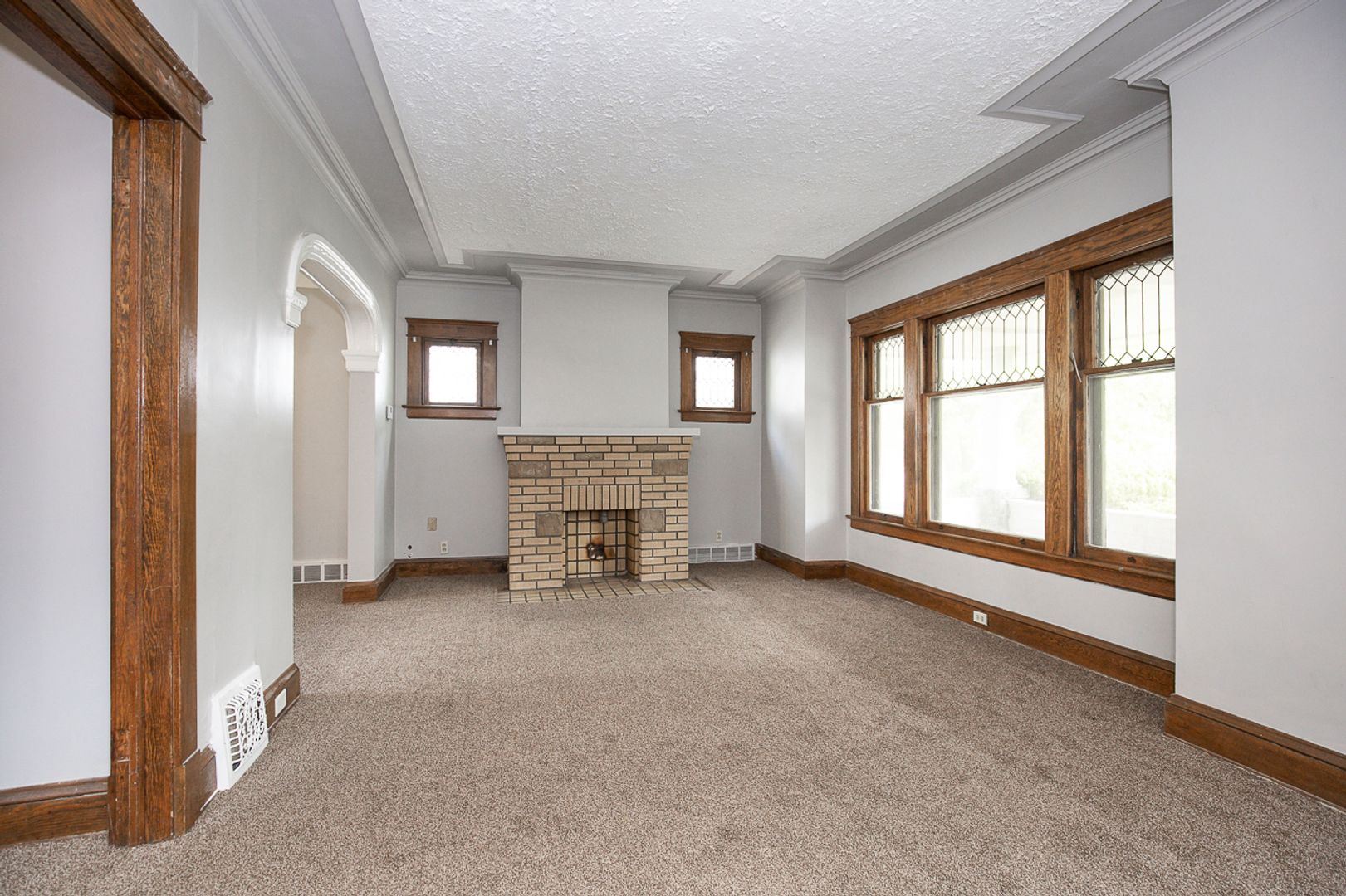 Cleveland House: 15401 Grovewood