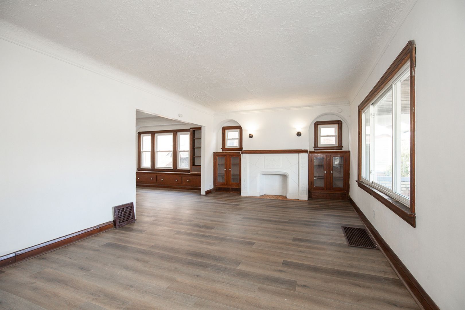 Garfield Heights Apartment: 4772 E 90