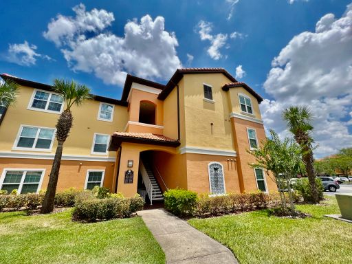 Cypress Fairway Condominium [5475 Vineland Rd Unit 8113] – photo 1