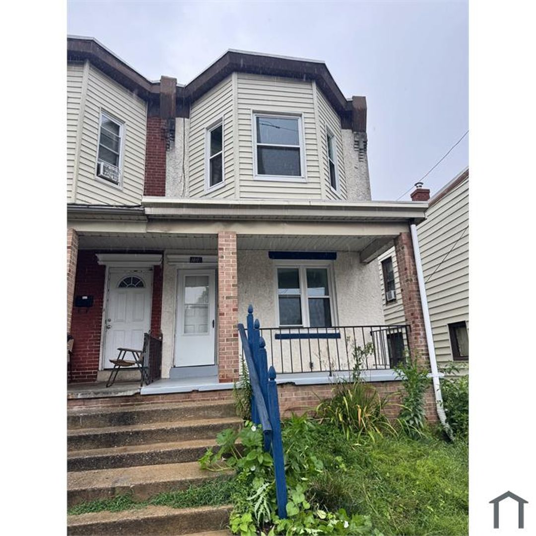 Coatesville House: 108 S Eighth Ave