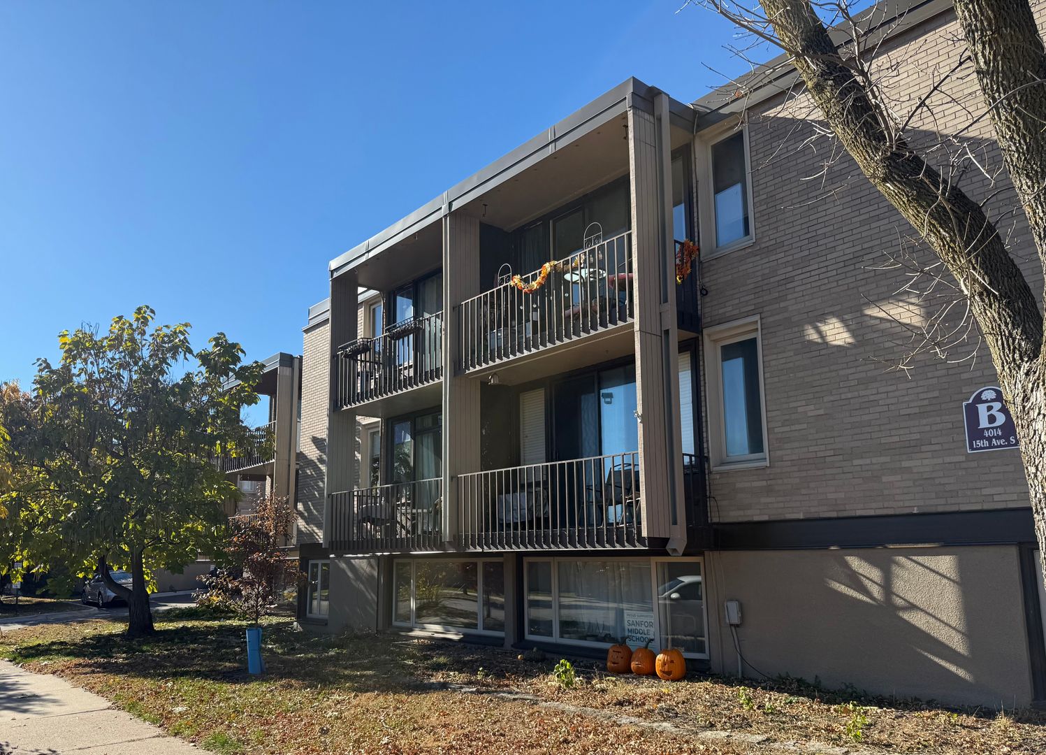 Minneapolis Condo: 4014 15th Avenue South #3